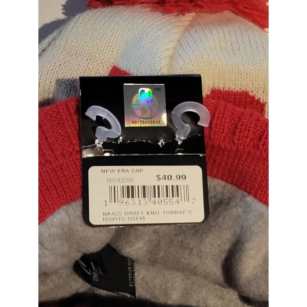 Toronto Raptors Toque - Picture 5 of 8